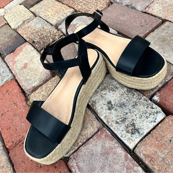 Lulus Shoes - Lulu’s sandals sz 8 EUC